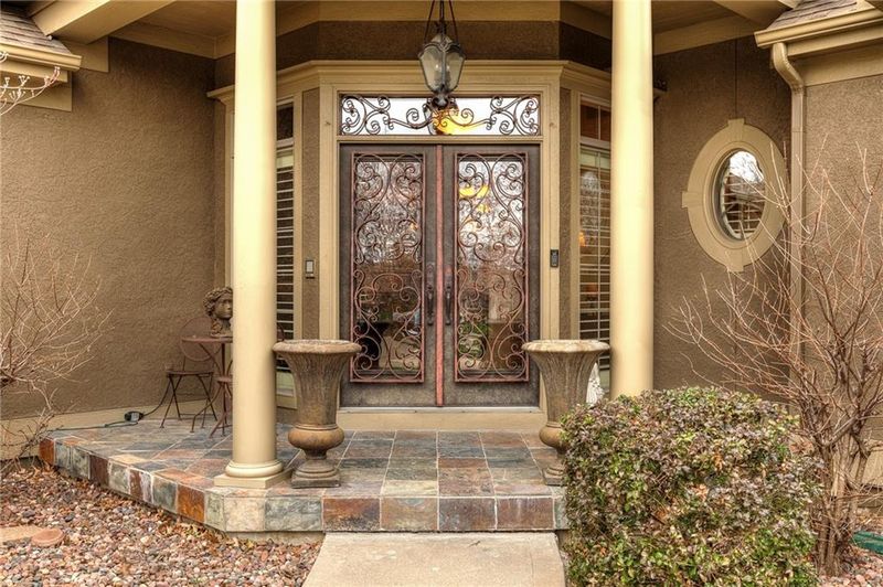 1802 NE 106th Ter, Kansas City, MO 64155