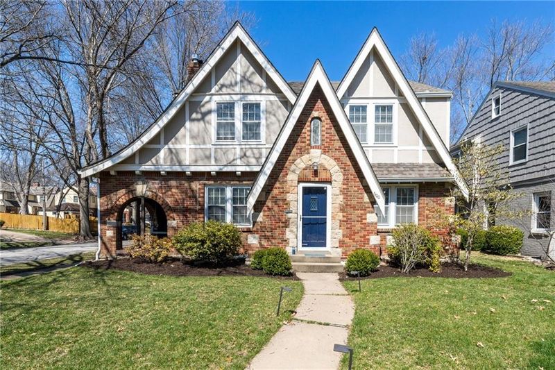 600 E 73rd St, Kansas City, MO 64131