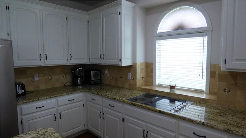 6110 W 128th St, Overland Park, KS 66209