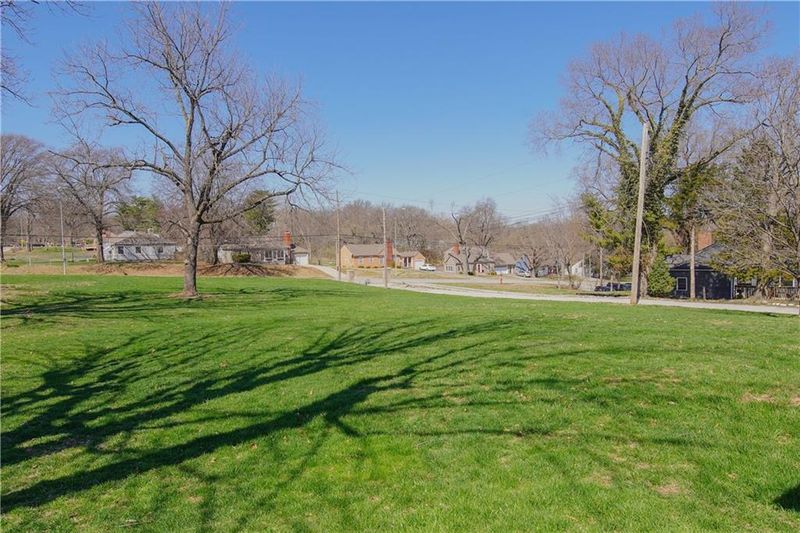 9623 Holmes Rd, Kansas City, MO 64131