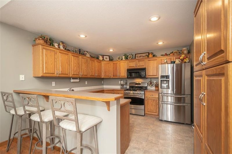 2357 Haversham Dr, Lawrence, KS 66049