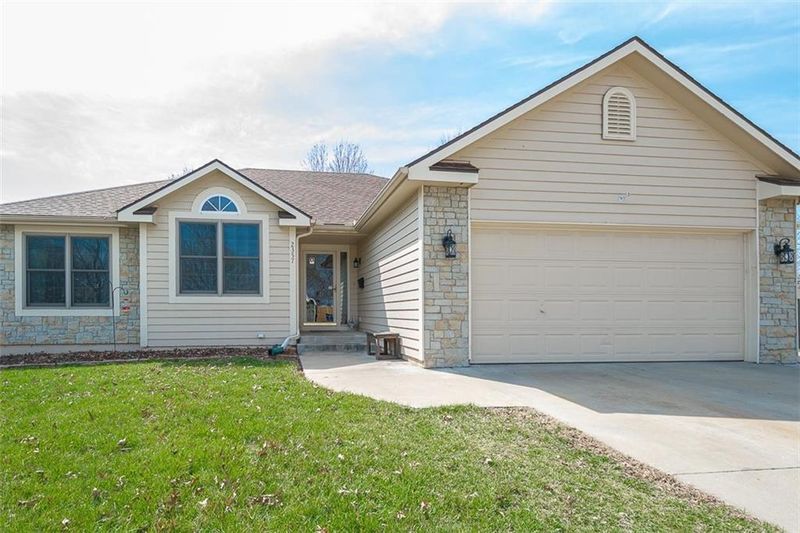 2357 Haversham Dr, Lawrence, KS 66049