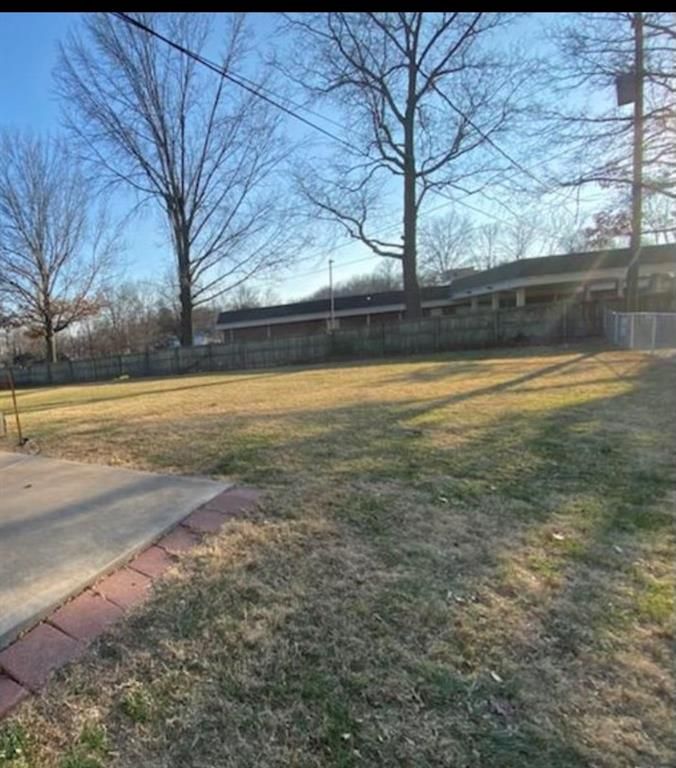 8511 E 93rd Ter, Kansas City, MO 64138