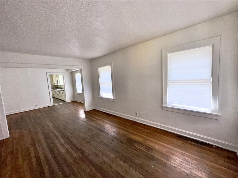 3803 Mersington Ave, Kansas City, MO 64128