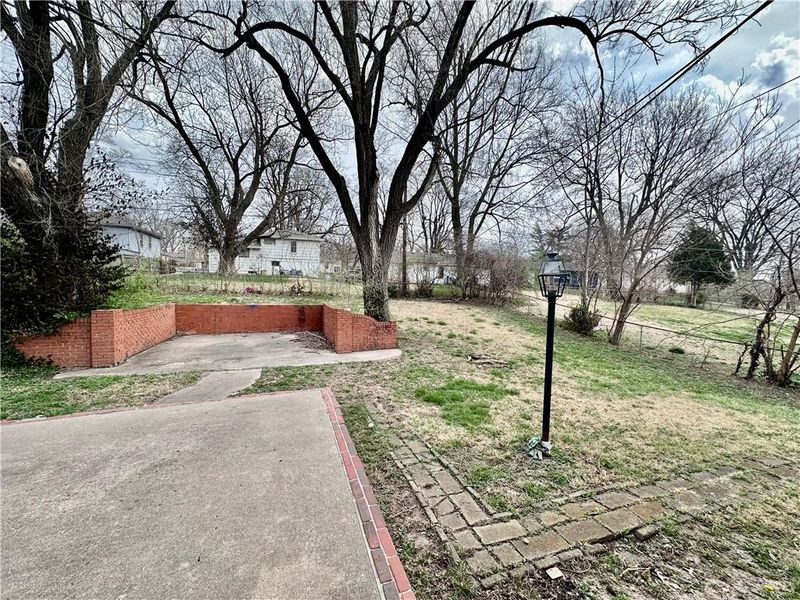 9409 Richmond Ave, Kansas City, MO 64138