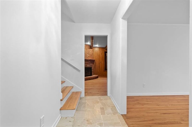 9624 Dearborn Dr, Overland Park, KS 66207