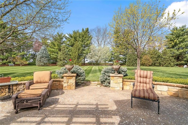 14108 Windsor Dr, Leawood, KS 66224