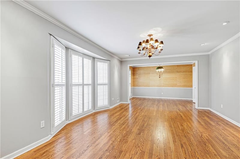 3901 W 100th Ter, Overland Park, KS 66207