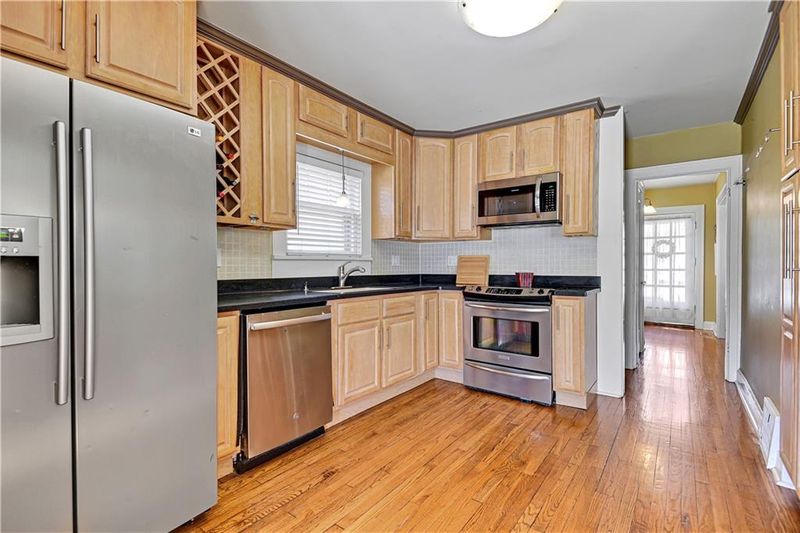 7 W 52nd St, Kansas City, MO 64112