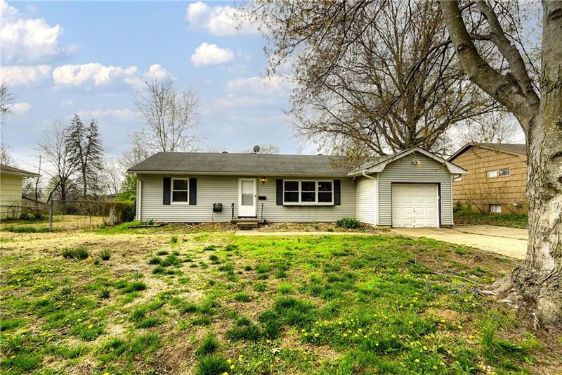 11412 Jackson Ave, Kansas City, MO 64137
