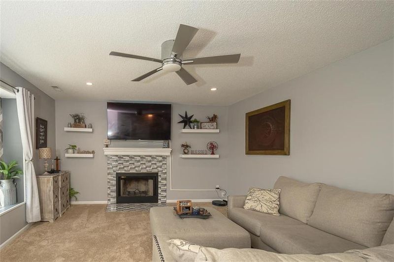 4704 W 26th St, Lawrence, KS 66047
