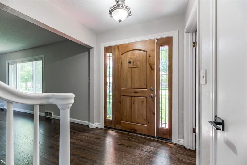1120 E 77th Ter, Kansas City, MO 64131