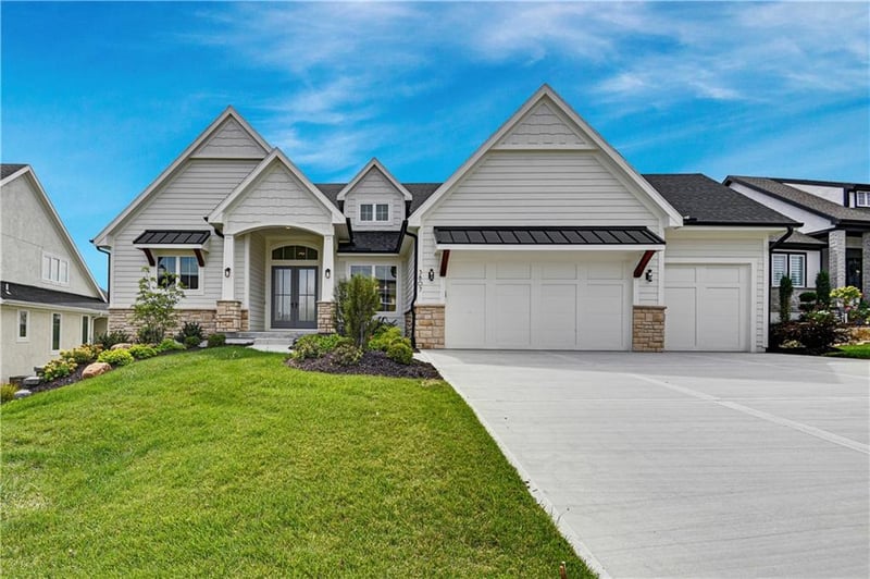 3807 W 158 Ter, Overland Park, KS 66224