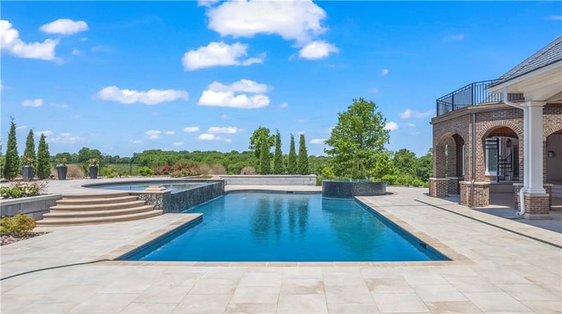 8835 W 175th St, Overland Park, KS 66221