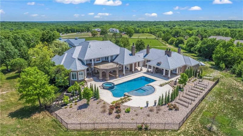 8835 W 175th St, Overland Park, KS 66221
