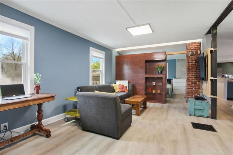 7732 Summit St, Kansas City, MO 64114