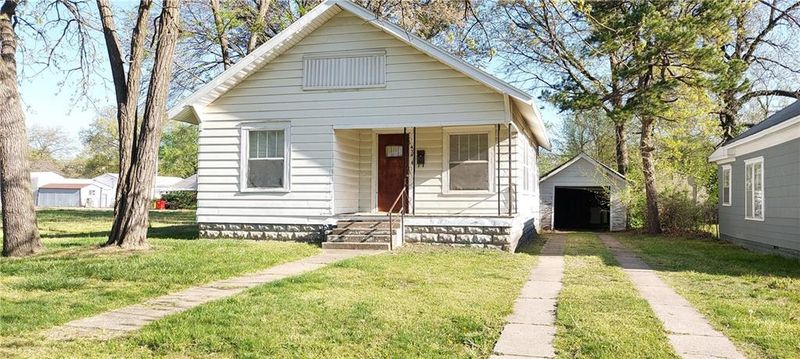 439 E 20th St, Pittsburg, KS 66762