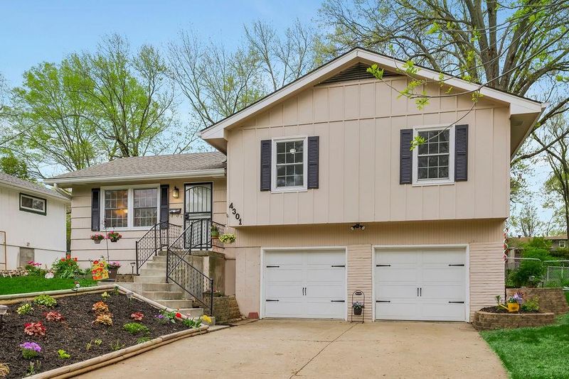 4301 E 113th St, Kansas City, MO 64137