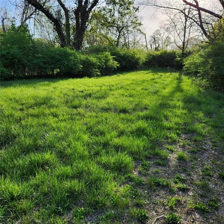 5138 Rinker Rd, Kansas City, MO 64129
