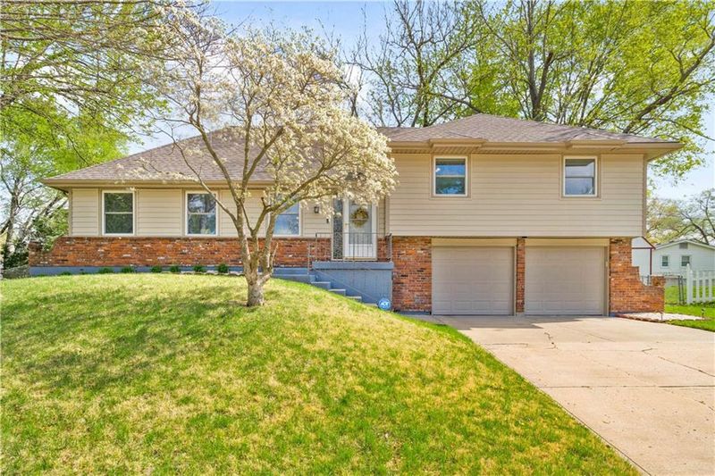 1005 NE 73rd Pl, Kansas City, MO 64118