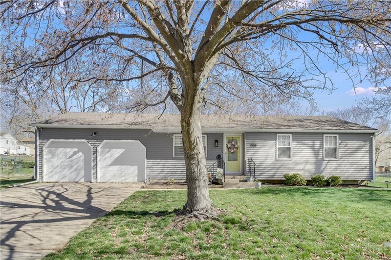 3308 E 107th Ter, Kansas City, MO 64137