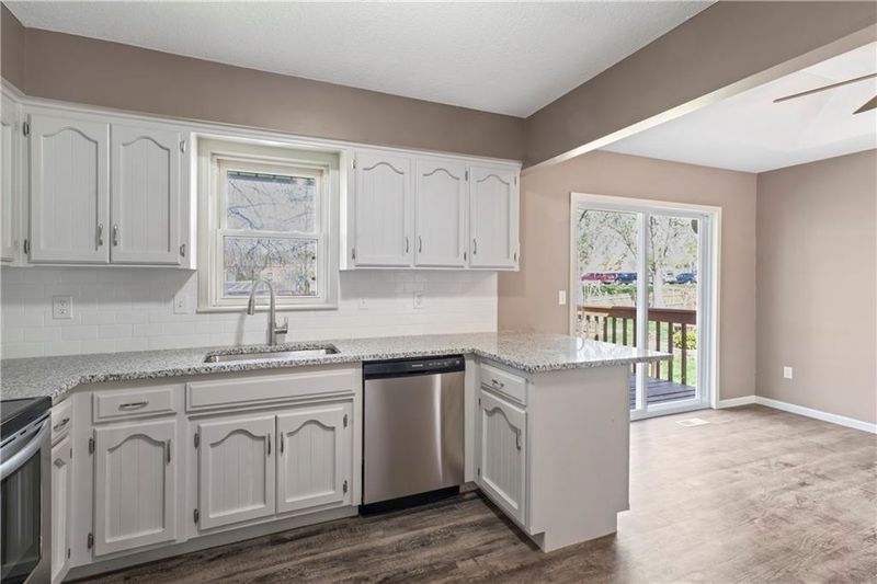 10452 N Cherry Dr, Kansas City, MO 64155