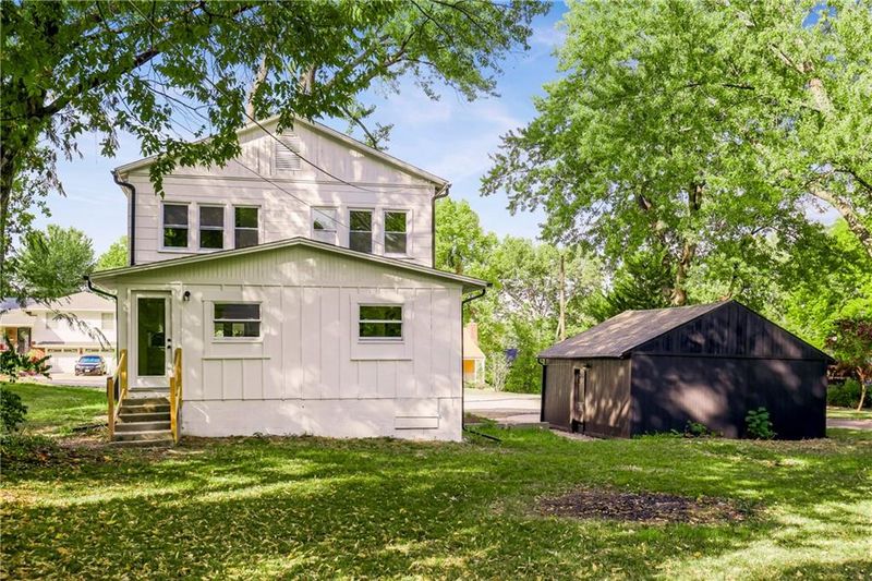1611 E 79th St, Kansas City, MO 64131