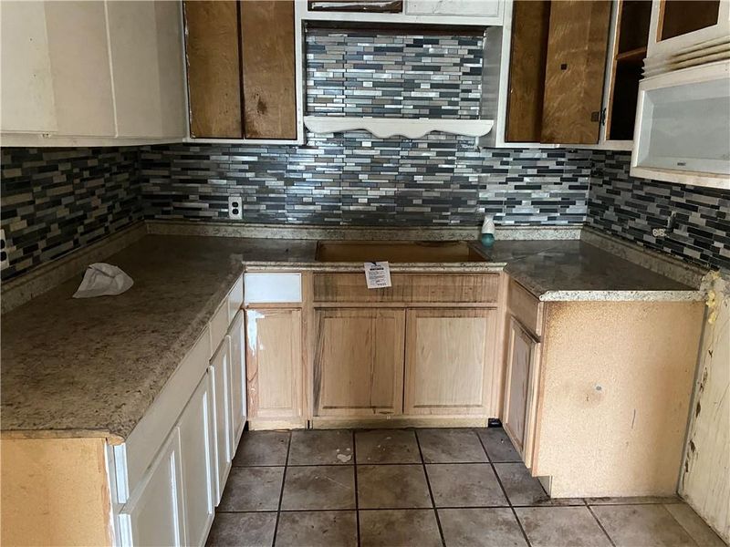 204 N 16th St, Leavenworth, KS 66048