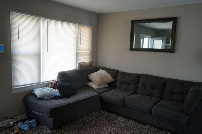 8607 E 92nd St, Kansas City, MO 64138