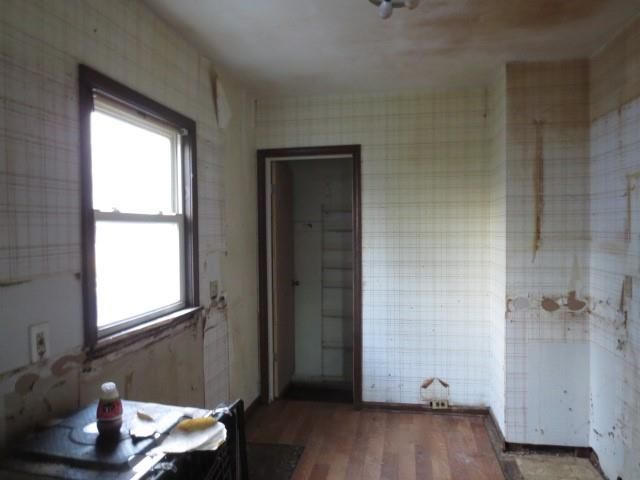 1313 E 81st St, Kansas City, MO 64131