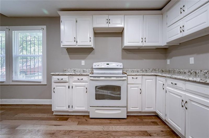8601 E 16th St, Kansas City, MO 64126