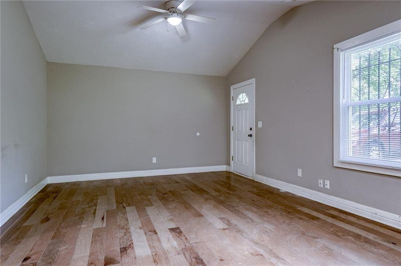 8601 E 16th St, Kansas City, MO 64126