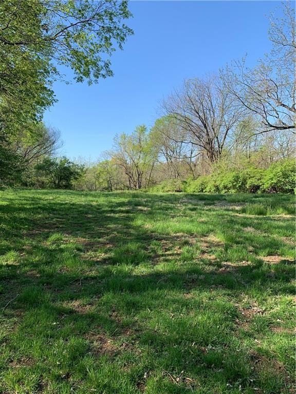 8623 E 29th Ter, Kansas City, MO 64129