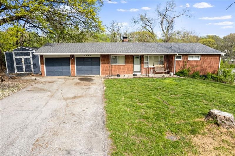 5613 NW Hutson Rd, Kansas City, MO 64151