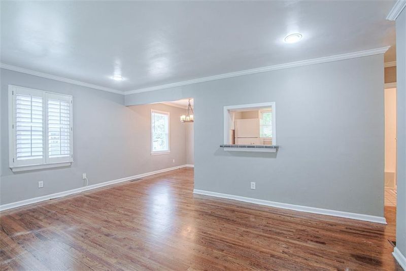 7716 Oak St, Kansas City, MO 64114