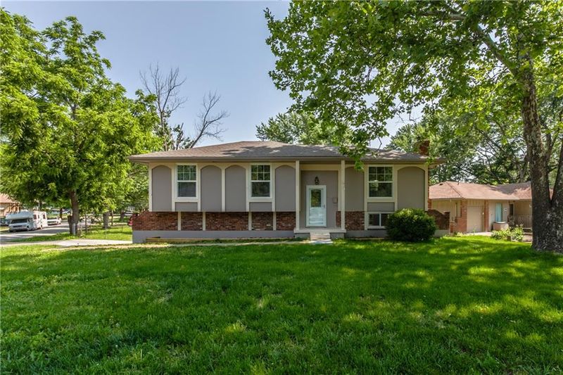 8800 E 89th Ter, Kansas City, MO 64138