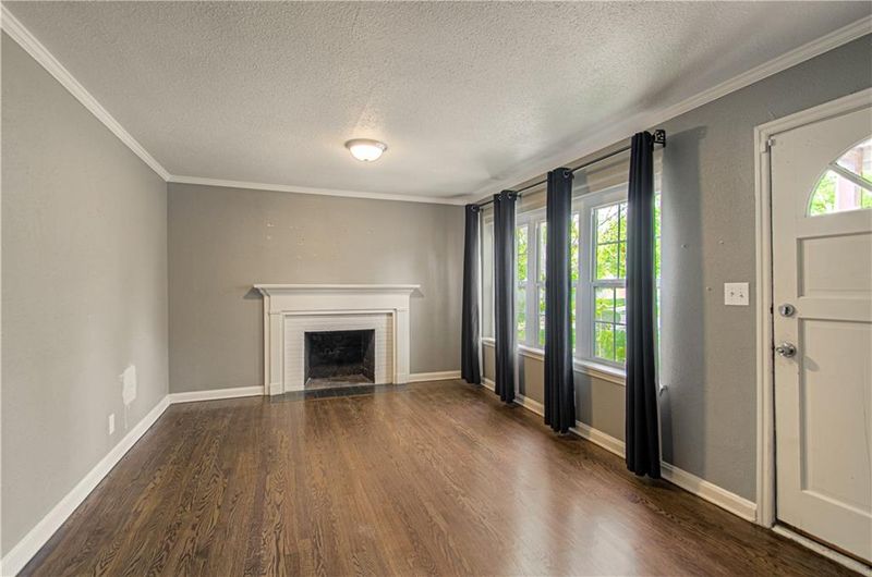 1307 E 78th St, Kansas City, MO 64131