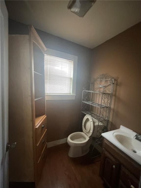 8505 Wayne Ave, Kansas City, MO 64131