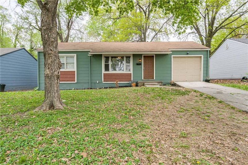 7129 Forest Ave, Kansas City, MO 64131
