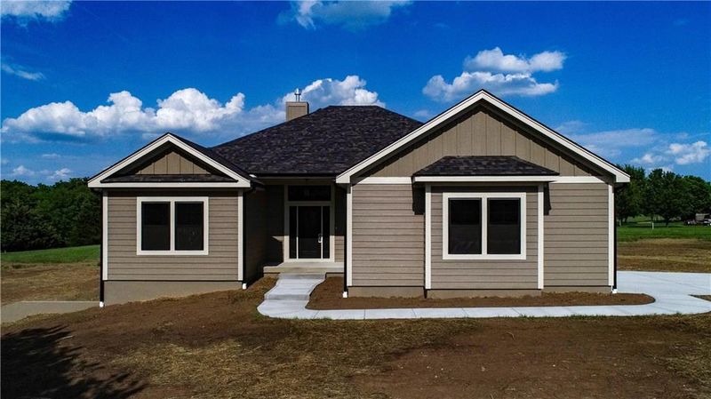 823 NW 1911 Rd, Lone Jack, MO 64070