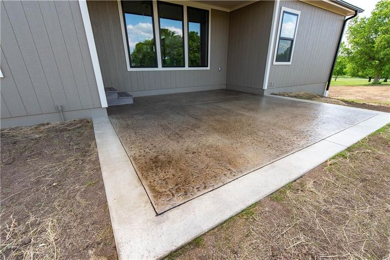 823 NW 1911 Rd, Lone Jack, MO 64070