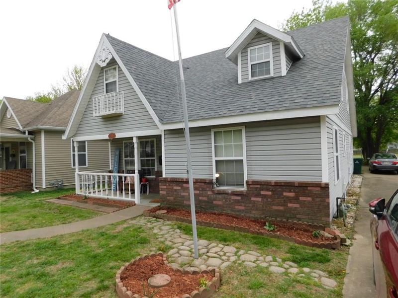 1006 E 7th St, Pittsburg, KS 66762