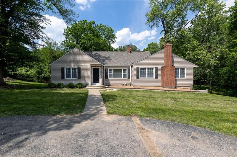 136 NE Briarcliff Pw, Kansas City, MO 64116