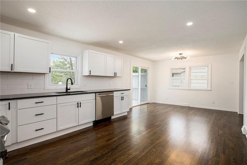8901 N Mcgee St, Kansas City, MO 64155