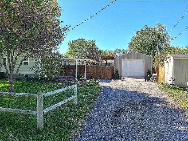 203 First St, Richmond, MO 64085