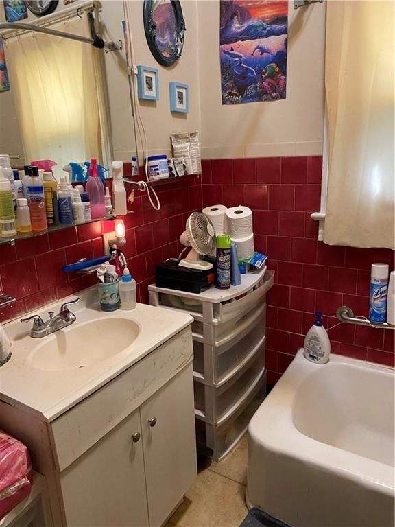1620 E 37th St, Kansas City, MO 64109