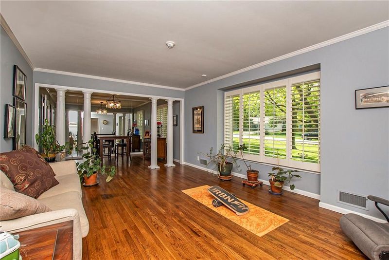 422 Glen Arbor Rd, Kansas City, MO 64114