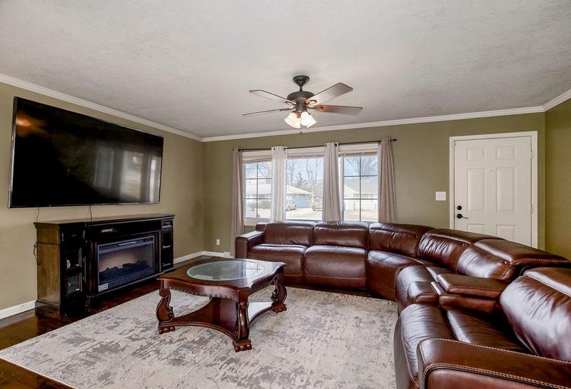 4507 E 111th Ter, Kansas City, MO 64137