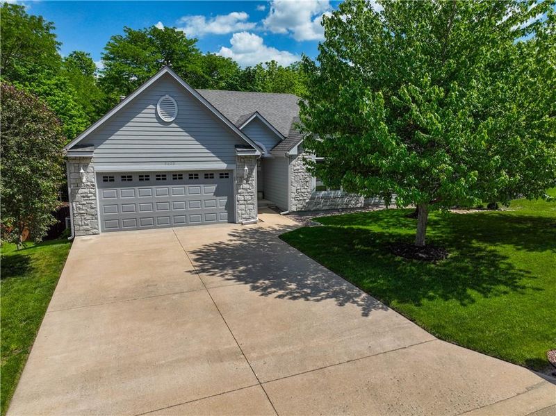 8605 Primrose St, De Soto, KS 66018
