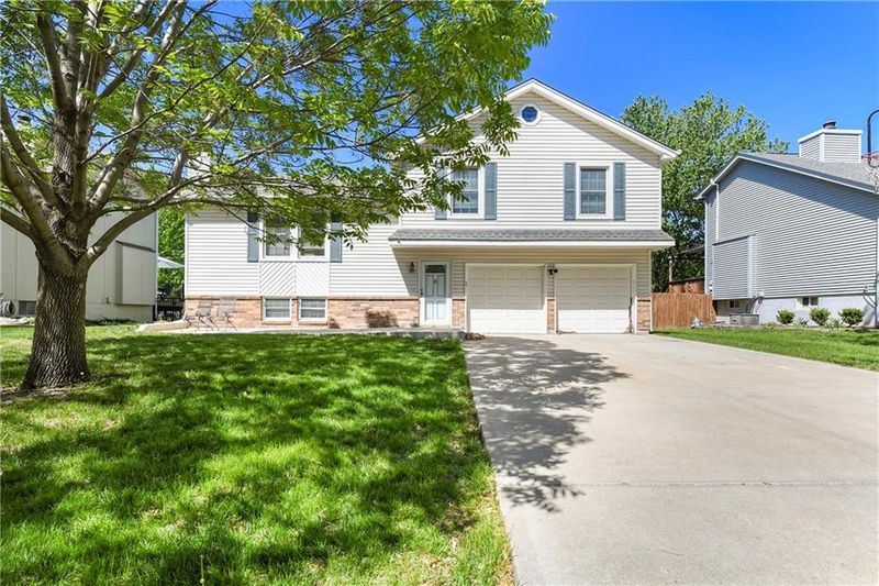 15012 S Alden St, Olathe, KS 66062